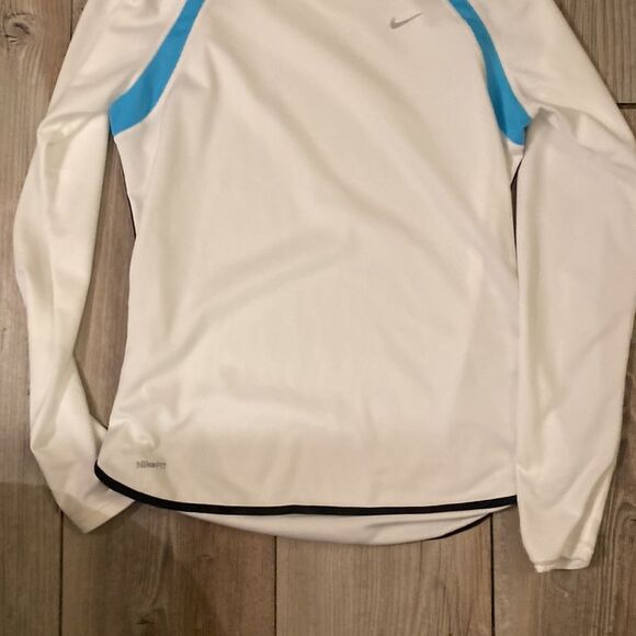 White Nike Dri Fit Size Medium - Picture 3 of 4
